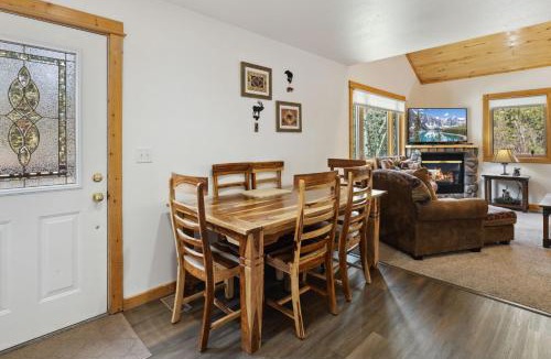 Fall River Estates Apartment | Bugle Pointe A06 by Estes Park Condos