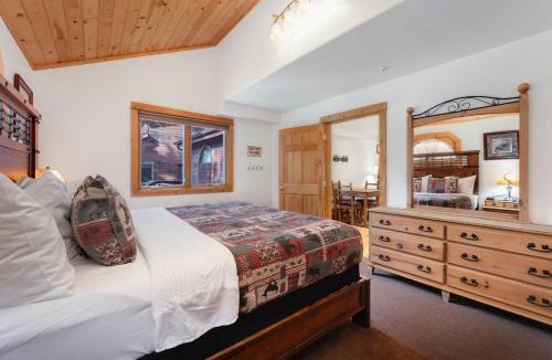 Fall River Estates Apartment | Bugle Pointe B15 by Estes Park Condos