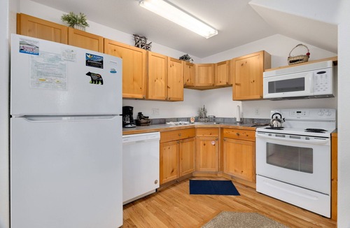 Fall River Estates Condo | Bugle Pointe B23 River View!