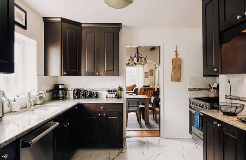 Hilltop House | Bungalow Beats | Musical Vibes Near Cherry Creek