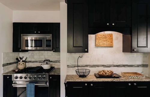 Hilltop House | Bungalow Beats | Musical Vibes Near Cherry Creek