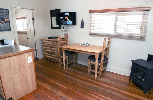 Estes Park Cabin | Cabin ∙ 1 bedroom ∙ 4 guests