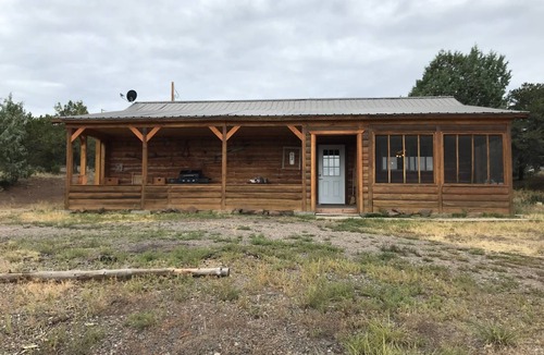 Alpine Village Cabin | Cabin ∙ 2 bedrooms ∙ 4 guests