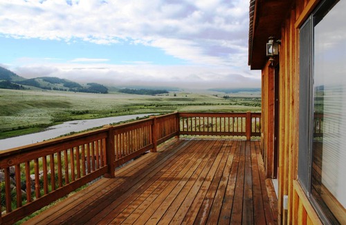 Creede Cabin | Cabin ∙ 3 bedrooms ∙ 5 guests
