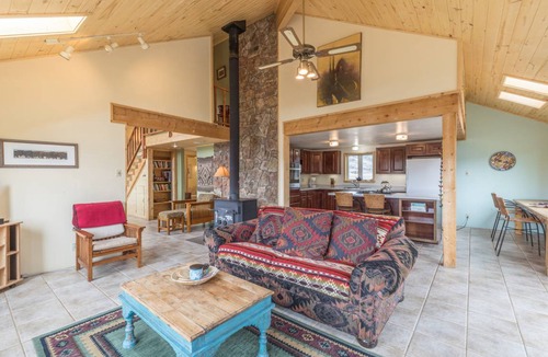Creede Cabin | Cabin ∙ 3 bedrooms ∙ 5 guests