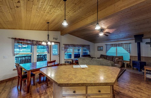 South Fork Cabin | Cabin ∙ 3 bedrooms ∙ 8 guests