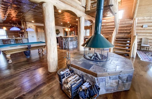 Fairplay Cabin | Cabin ∙ 5 bedrooms ∙ 10 guests
