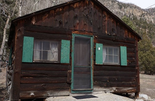 Bellvue Cabin | Cabin 6 at Sportsman’s Lodge, Rustic Cabin 6 at Sportsman's Lodge