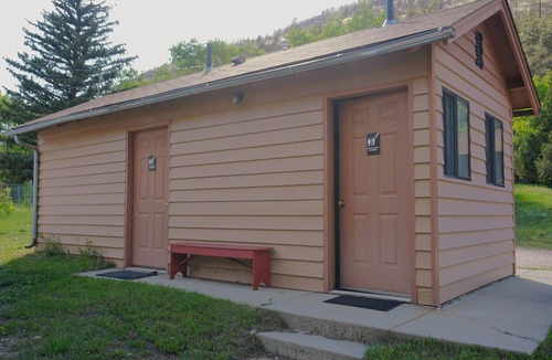 Bellvue Cabin | Cabin 7 at Sportsman's Lodge