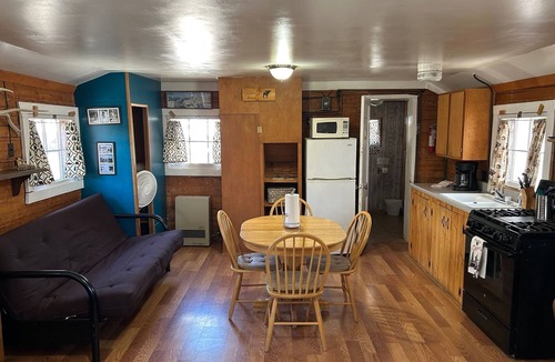 Ponderosa Pines Cabin | Cabin 8 - Grandview Cabins