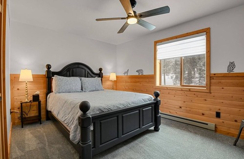 Spring Valley Cabin | Cabin in the Trees*Hot tub*Private