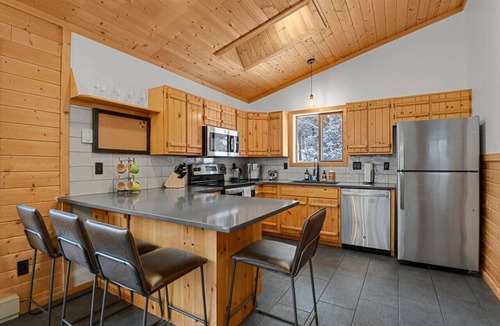 Spring Valley House | Cabin in the Woods*Hot tub*Private