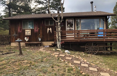 Bailey Cabin | Cabin on a mountain in a forest