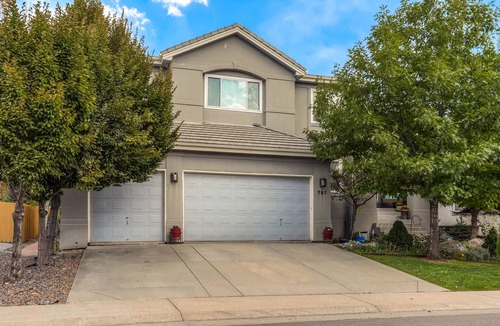 Superior Apartment | Cable TV, free WiFi, patio, washer dryer, private, close to everything