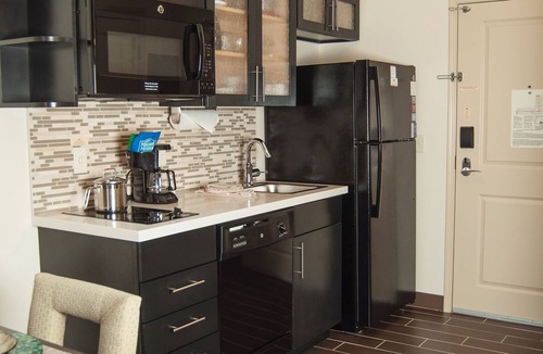 Fort Collins Hotel | Candlewood Suites Fort Collins by IHG