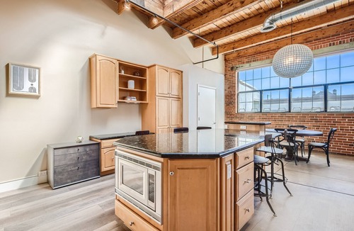 Uptown Apartment | Capital Hill Apartment-Rooftop Deck with Grill -Fireplace -30 Day Rental