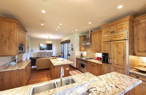 Aspen Glen House | Carbondale Retreat in Aspen Glen - Entertain or Bring The Family!