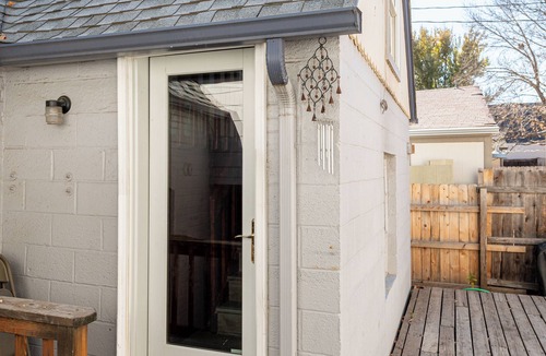 Congress Park Apartment | Carriage House - Guest Suite