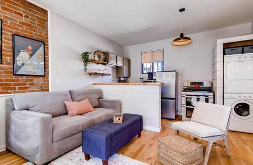 West Highland House | Carriage House Studio- West Highlands - Walk to Restaurants/bars!