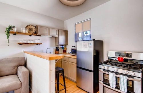 West Highland House | Carriage House Studio- West Highlands - Walk to Restaurants/bars!