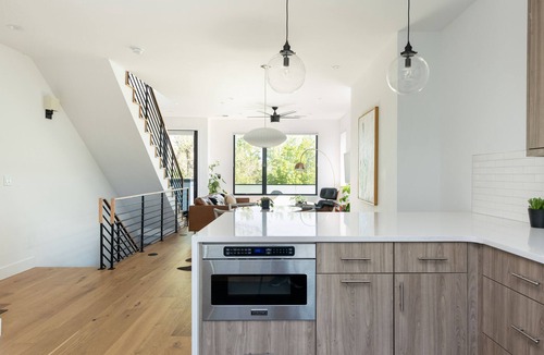 Whittier House | *Casa Clem* Modern, Clean, Luxury Townhome, Walk to Pearl St. w/Flatiron Views!