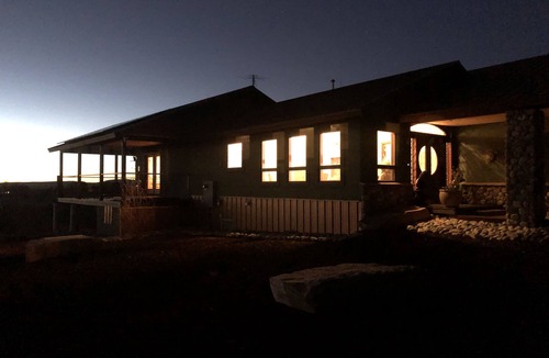 Hesperus House | Casa con Vistas - Couples Getaway with Hot Tub