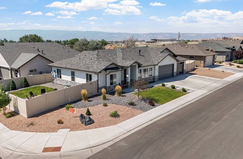Grand Junction House | Casa de Vista-Grand Junction Stay with Stunning Mountain Views
