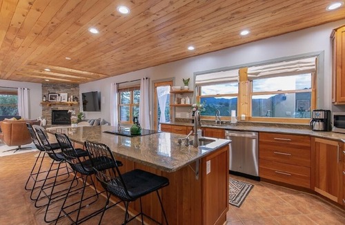 Buena Vista House | Casa Del Rio- movie theater, hot tub, sauna, pet friendly & boat ramp! #020796