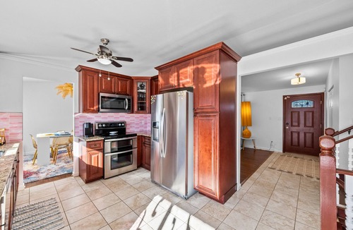 South Westminster House | Casa Kaleidoscope: Whimsical Selfie Museum - 5bd sleeps 15