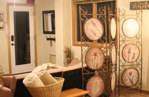 Larkspur Bed & Breakfast | Casa Shaddai~