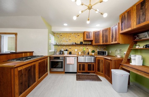 Grove House | Casa Verde near Downtown-3BR