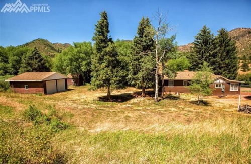 Cascade-Chipita Park Cabin | Cascade Cabin by the Creek