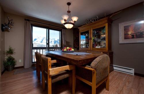 Purgatory House | Cascade Village 56