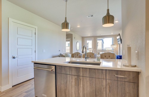Castle Rock Condo | Castle Rock Condo - Walk to Dining & Shopping!