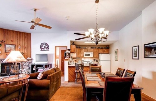 Wildernest Condo | Cc102 Buffalo Ge 2 Bedroom Condo by Redawning