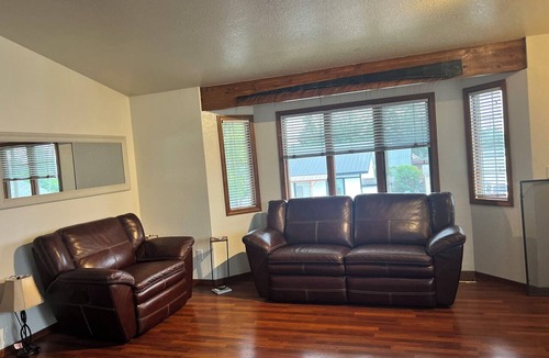 Fairview Apartment | CCC-Clean, Comfortable and Cozy