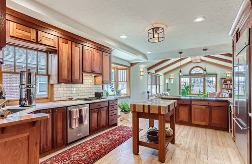 Washington Park House | Central Denver Home - Walkable - Hot Tub/Fenced Yard/Fireplace