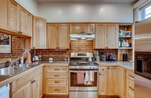 San Rafael House | Central Denver Townhome I Historic Neighborhood