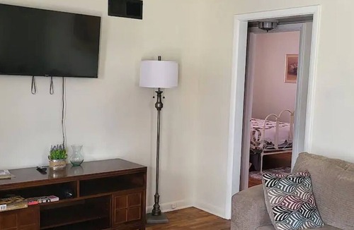 Alamosa House | Centrally located Alamosa house - License No. 1430n