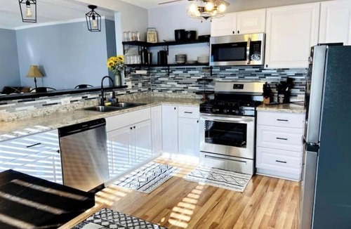 Montrose House | Centrally Located Park Place 018192