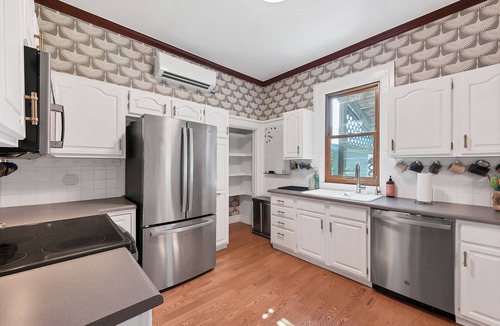 Lincoln Park House | Centrally Located Victorian Home Near Downtown