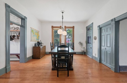 Lincoln Park House | Centrally Located Victorian Home Near Downtown