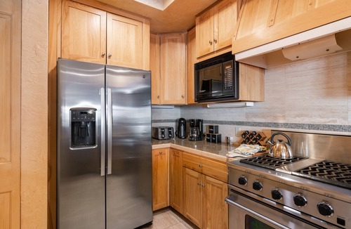 Mountain Village Apartment | Centrum 302 by Avantstay Gorgeous Condo w/Great Views & Steps Away From Ski Runs!