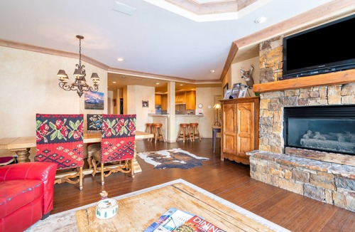 Mountain Village Apartment | Centrum 302 by Avantstay Gorgeous Condo w/Great Views & Steps Away From Ski Runs!