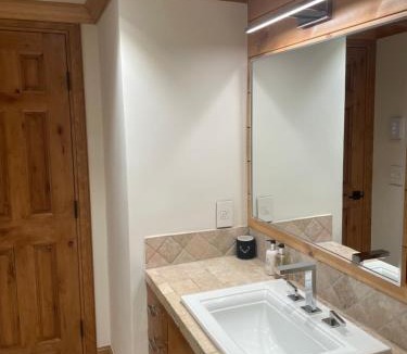 Aspen Apartment | Chalet Chic 2BR plus Queen Sleeper Sofa