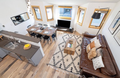 Telluride Condo | Chalet chic! Short walk to ski, river, hot tub & parking