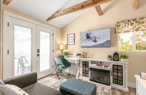 Northglenn House | Charming 1-bdrm newly built upscale Cottage with WiFi, AC in peaceful Northglenn