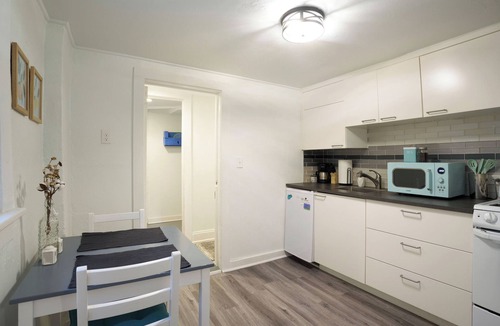 Cheesman Park Apartment | Charming 1-bedroom garden level apartment in Denver historic neighborhood