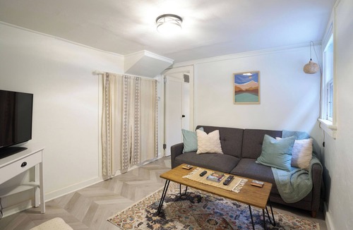 Cheesman Park Apartment | Charming 1-bedroom garden level apartment in Denver historic neighborhood