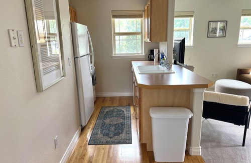Erie House | Charming 1-BR carriage house in quiet neighborhood